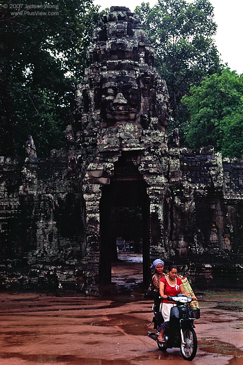 t_1200_0590-2.JPG