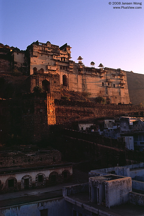 清晨的Bundi Palace