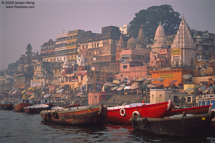 恒河边最热闹的一个Ghat