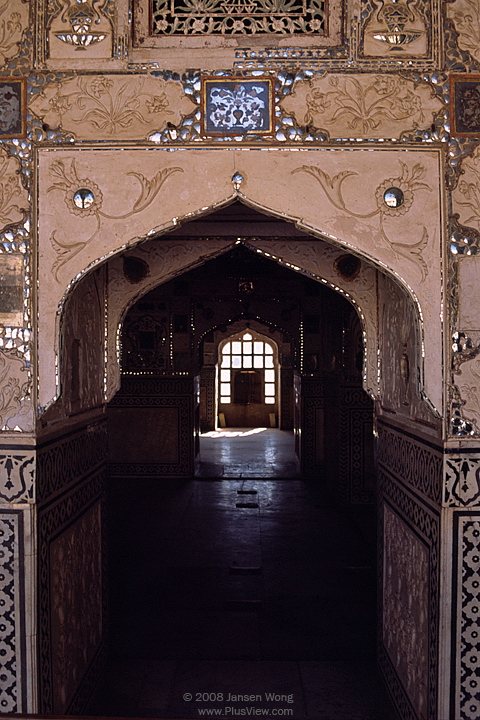 Sheesh Mahal(镜宫)的一扇门