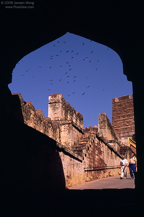 梅兰加尔堡(Mehrangarh Fort)的一个大门